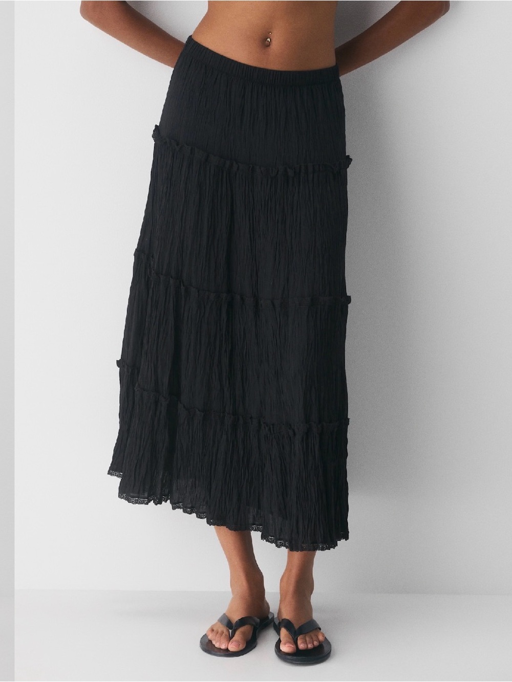 ARITZIA Damasque Skirt BLACK NWT size Small